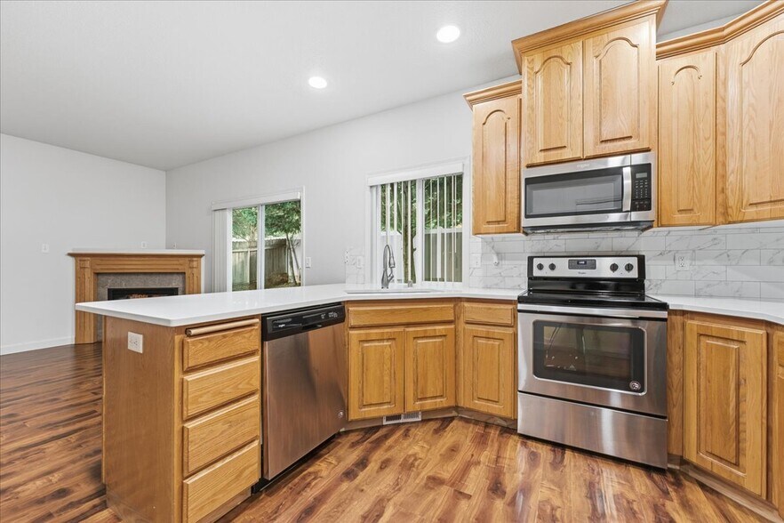 Building Photo - 12811 NE 49TH WAY