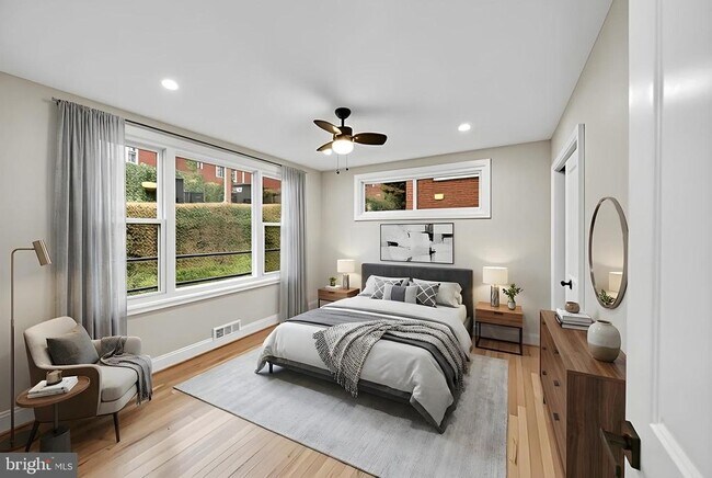 Building Photo - 119 Victor St NE