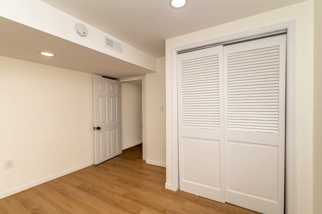 Building Photo - 1800 Lark Ln