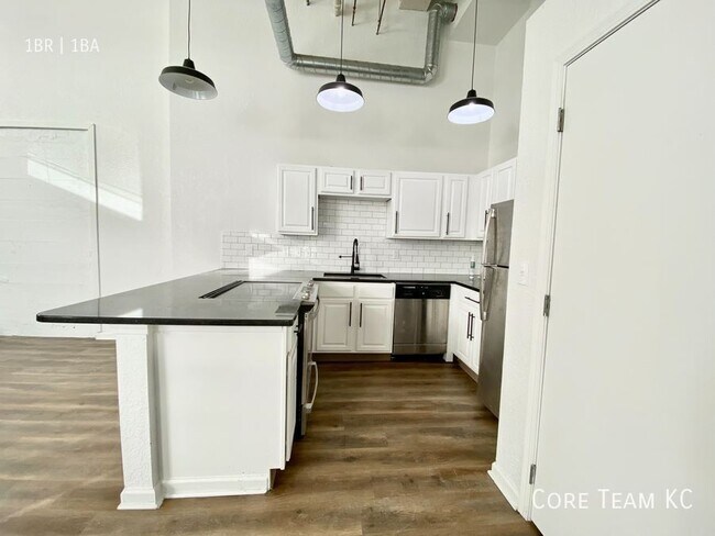 Building Photo - 934 Broadway Blvd