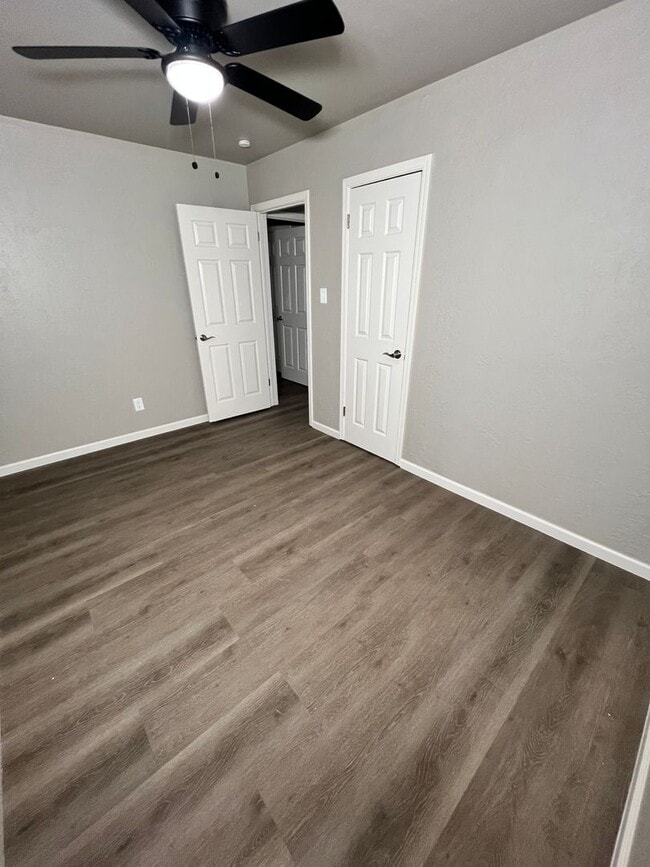 Building Photo - 134 NE Fullerton- Hot new listing!