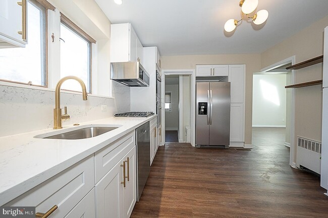 Building Photo - 1457 Manoa Rd