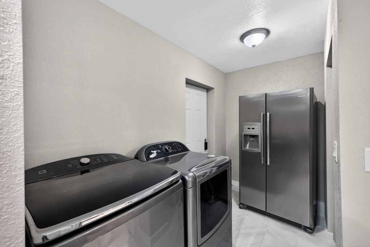 Building Photo - 1941 Brown Rd