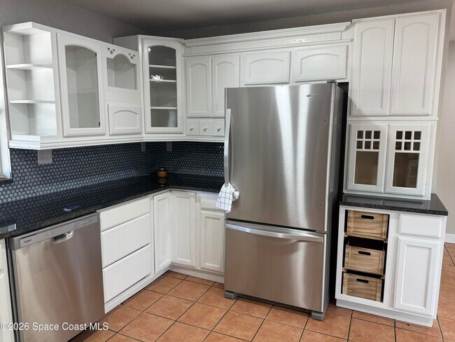 Building Photo - 9 Lemoine Ave