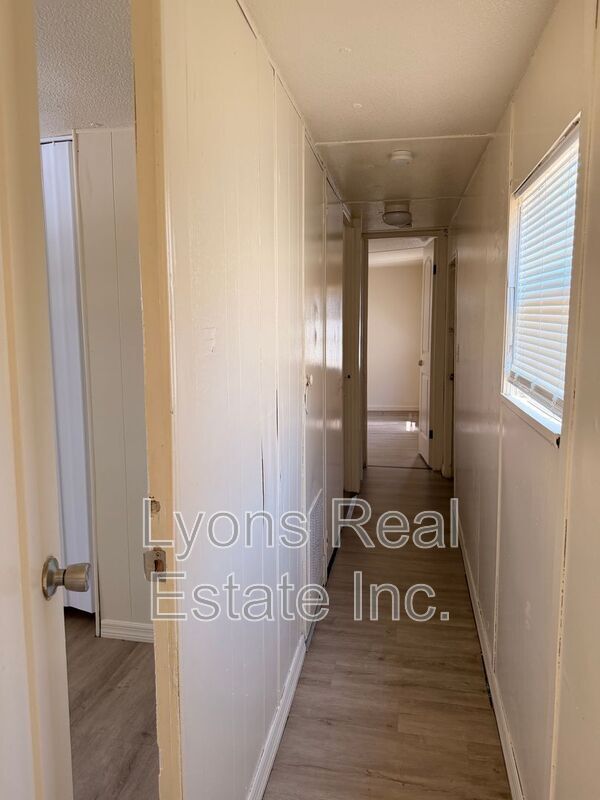 Building Photo - 8205 Suncoast Dr