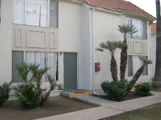 Golden West Apartments - Royal Palm Apartment