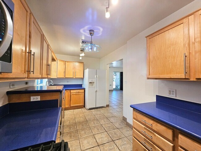 Building Photo - A charming 3-bedroom, 2-bathroom house in ...