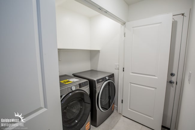 Building Photo - Brand new 3Bdm 2Ba Two-Story Townhome in S...