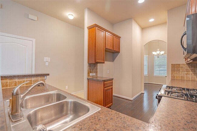 Building Photo - 28514 Lockeridge Springs Dr