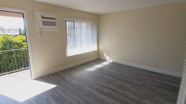 Building Photo - Welcome to SkyView Villa & Somerset Apartments!