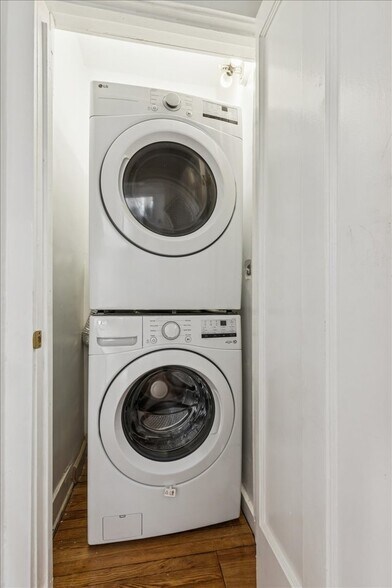 Building Photo - 6724 N Campbell Ave