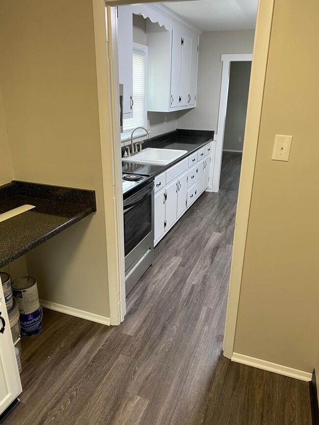 Building Photo - Charming home in Highland Springs
