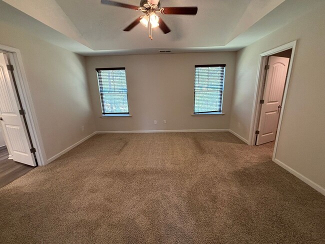 Building Photo - 377 Baymont Dr
