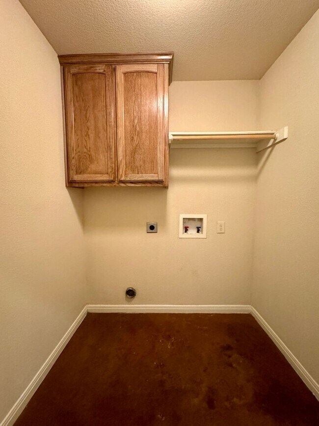 Building Photo - Duplex