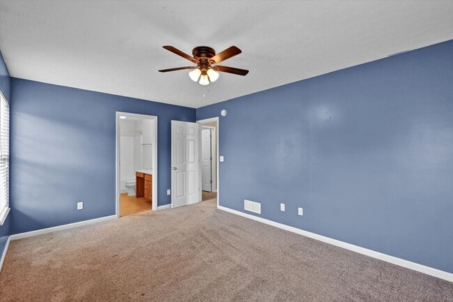 Building Photo - 204 Greenleaf Dr