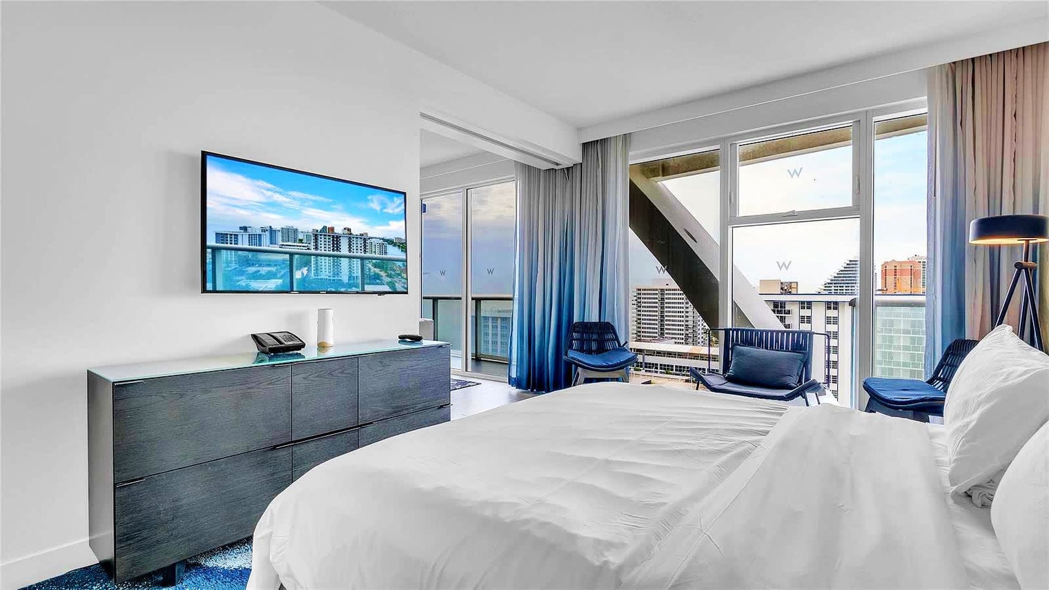 Building Photo - 3101 Bayshore Dr