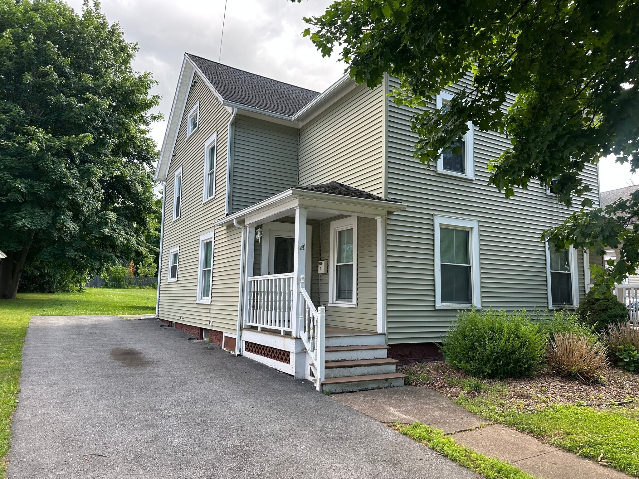 Building Photo - 47 Tappan St