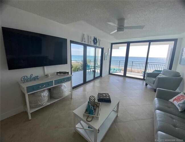 Building Photo - 10102 S Ocean Dr