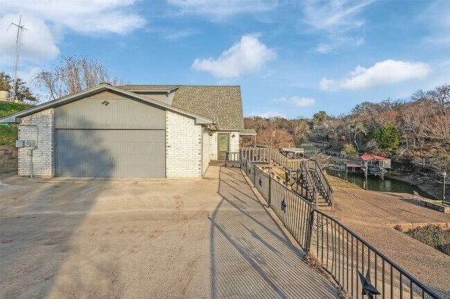 Building Photo - 9568 Houston Hill Rd