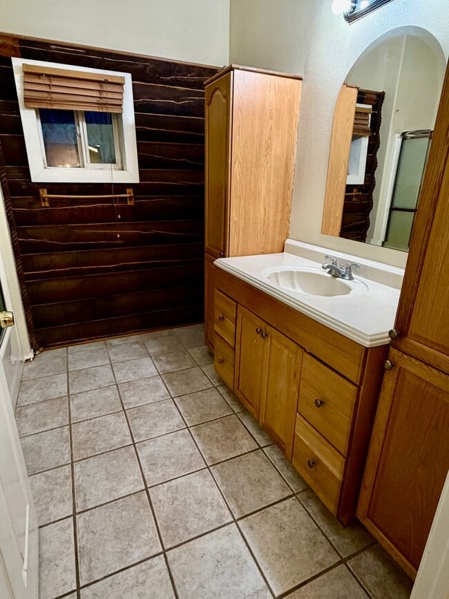 Building Photo - 2361 Badger Rd