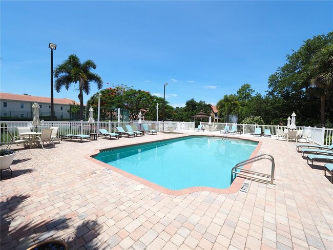 Building Photo - 4252 Central Sarasota Pkwy