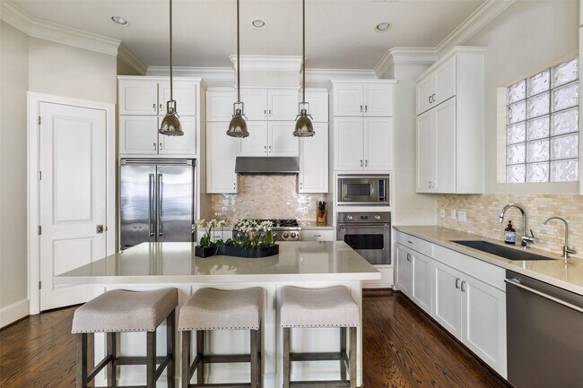 Building Photo - 1202 Wynden Commons Ln