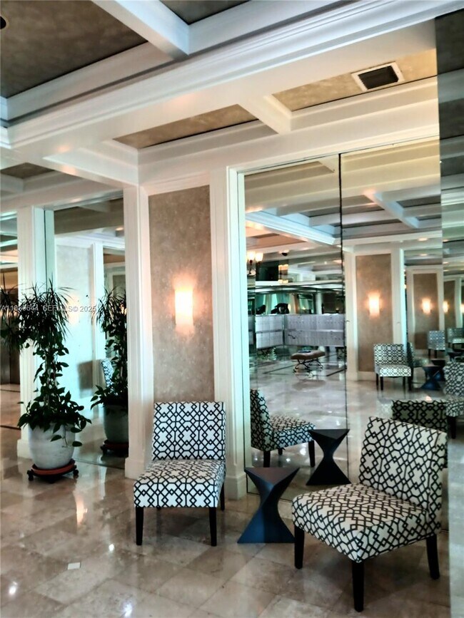 Building Photo - 1410 S Ocean Dr