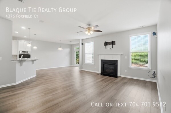 Building Photo - 4376 Foxfield Ct