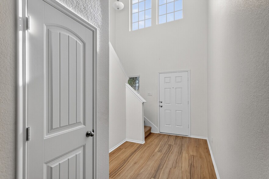 Building Photo - 1702 Wild Rye Cir