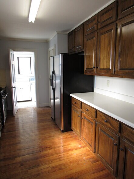Lots of cabinet storage and counter space - 1273 W Wylie Bridge Rd