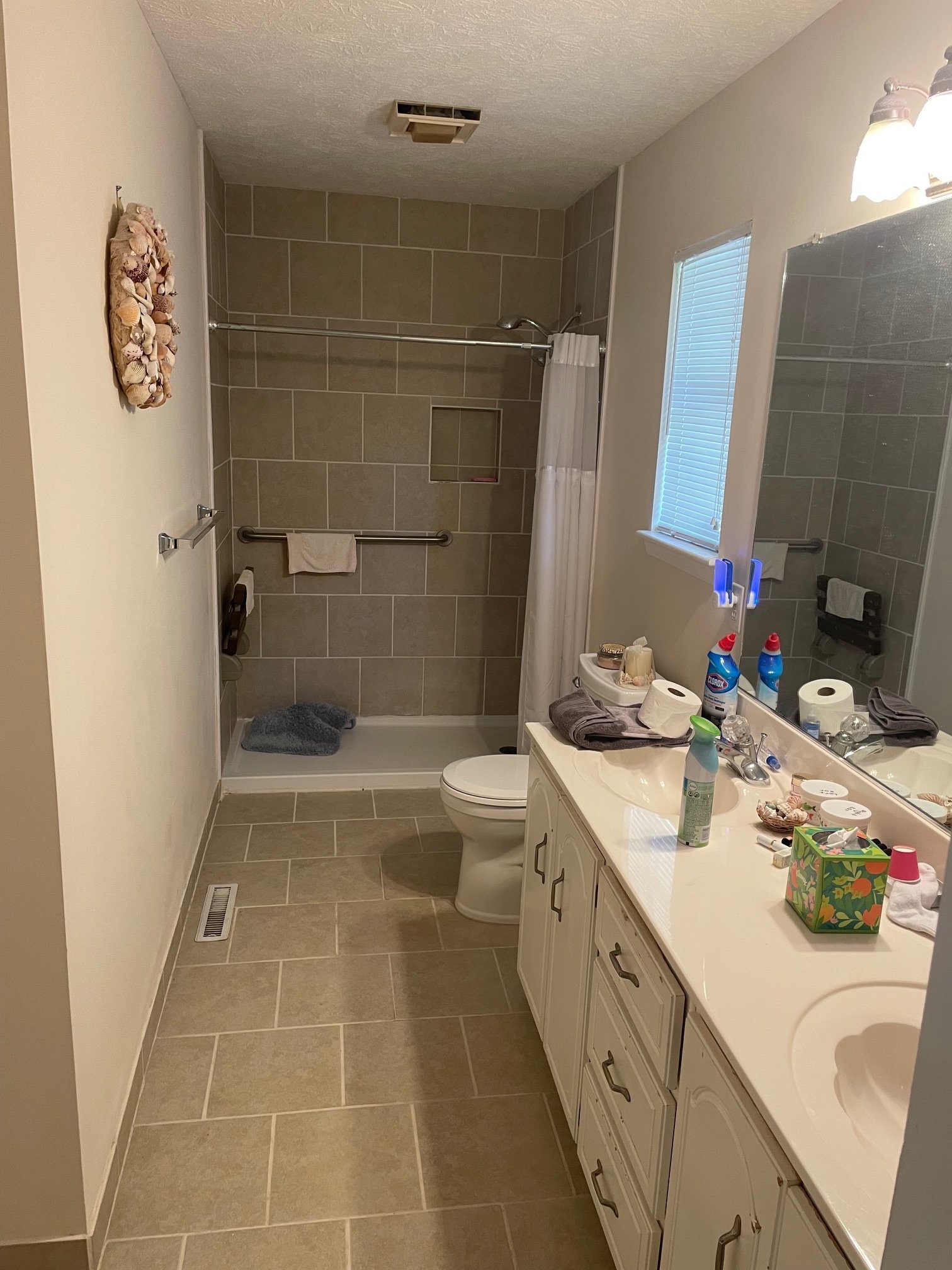 Building Photo - 107 Travellers Ln