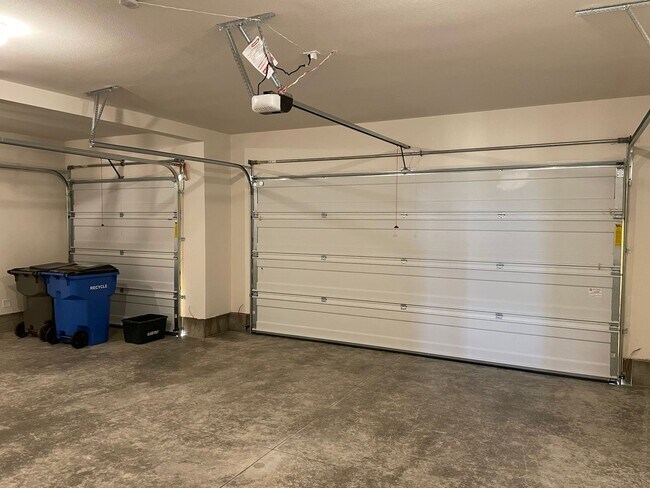 Building Photo - NEWER 4 Bed 2.5 Bath Home! Located near the Ridgefield Outdoor Recreation Center, equestrian faci...