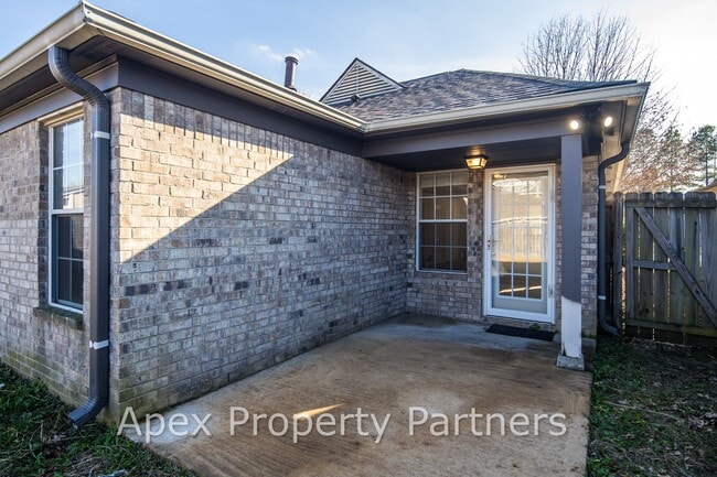 Building Photo - 9860 Southern Oak Way