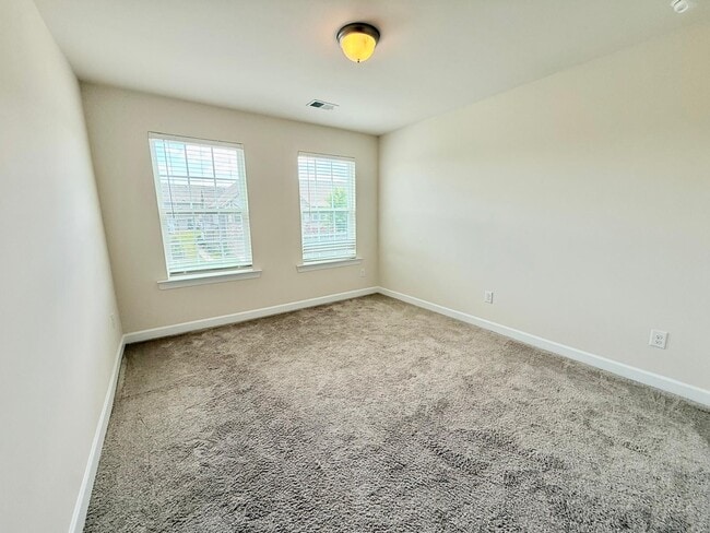 Building Photo - 5633 Garrow Glen Rd
