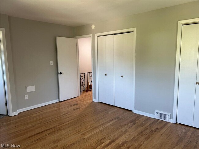 Building Photo - 17914 Chagrin Blvd