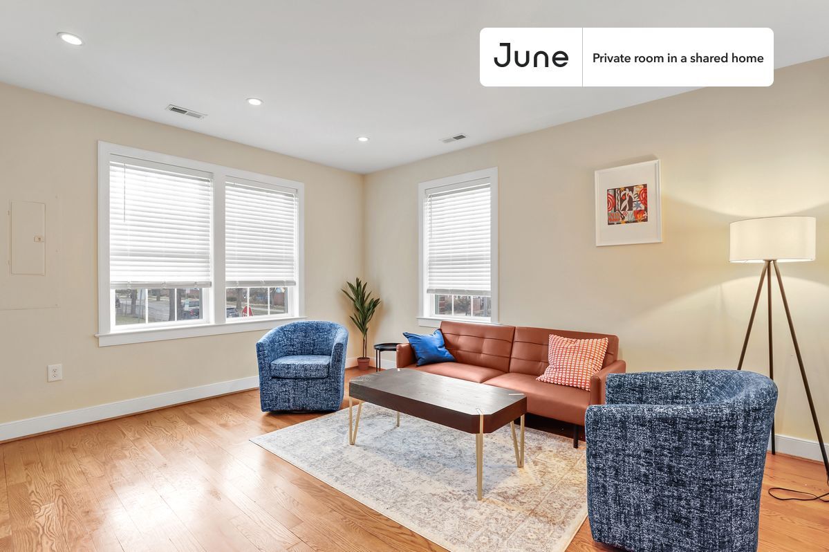 Building Photo - Room in Shared 3 bed/3 bath home in Capitol Hill