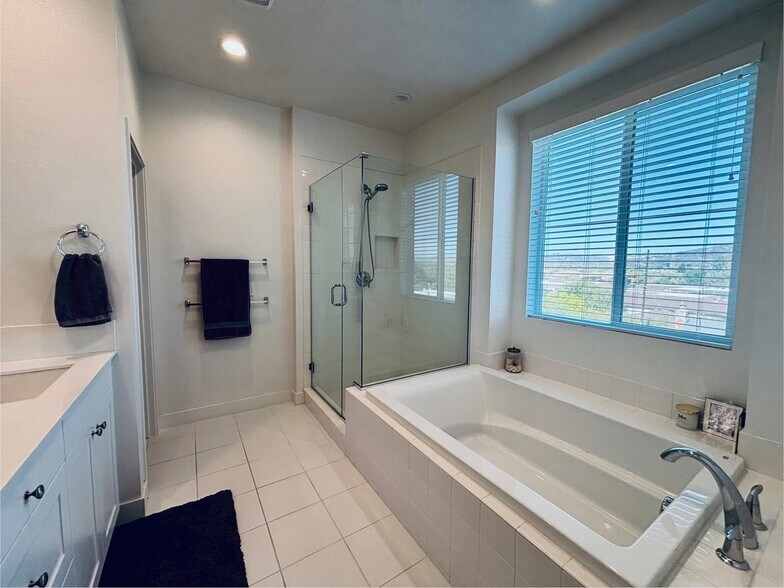 Building Photo - 8718 Aruba Ln