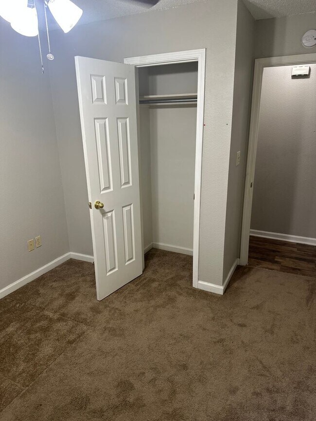 Building Photo - Move-in Ready!  3-Bed, 2-Bath Home in Bent...