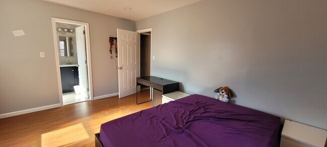 Master bedroom - 166-10 140th Ave
