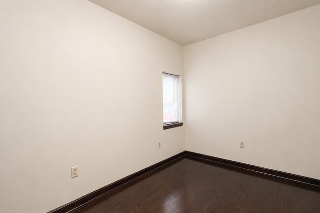 Building Photo - 312 E North St