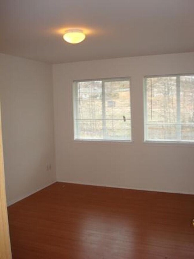 Building Photo - Amazing Duplex Located Just Minutes from WWU & Fairhaven! Prelease Now!