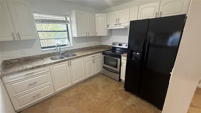 Building Photo - 10583 La Placida Dr