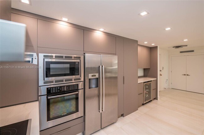 Building Photo - 9801 Collins Ave
