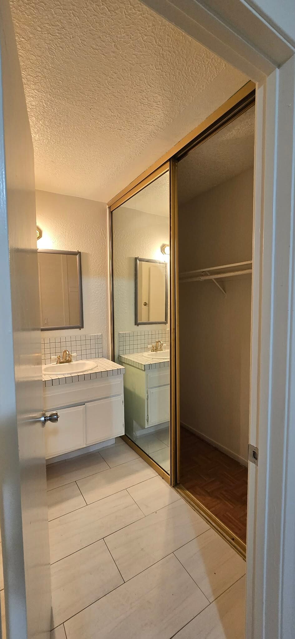 Building Photo - 3102 S Baker St