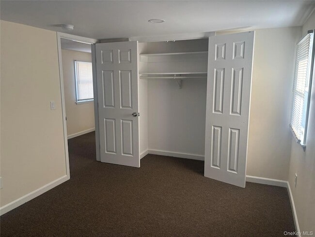 Building Photo - 215 E Lakewood St