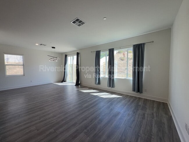 Building Photo - 20947 Spring Mountain Rd