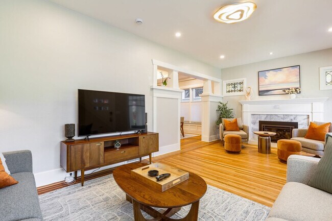 Building Photo - 1706 Warren Ave N