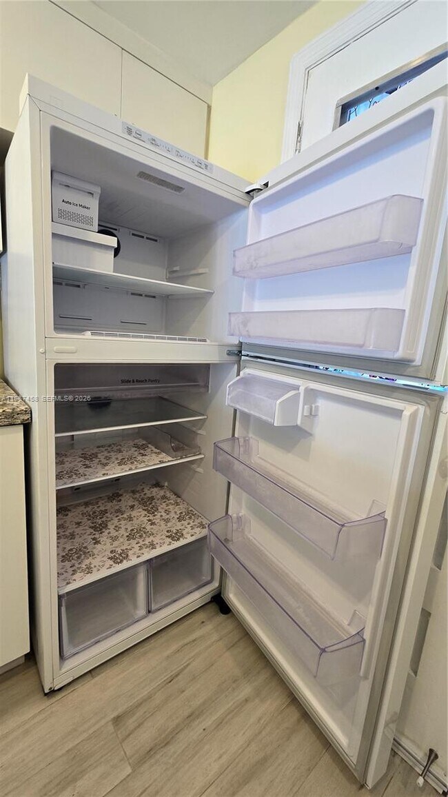 Building Photo - 3000 Marcos Dr