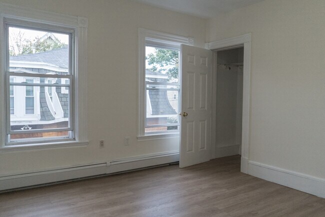Building Photo - 22 Ashford St