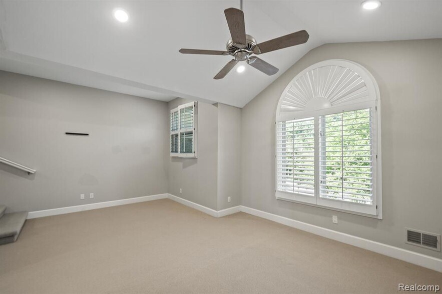 Building Photo - 3782 Pine Lake Knoll Dr